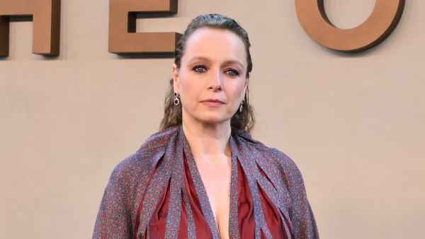 GettyImages-2285535404-Samantha-Morton-Was-Homeless-Amid-Parents-Health-Battles.jpg