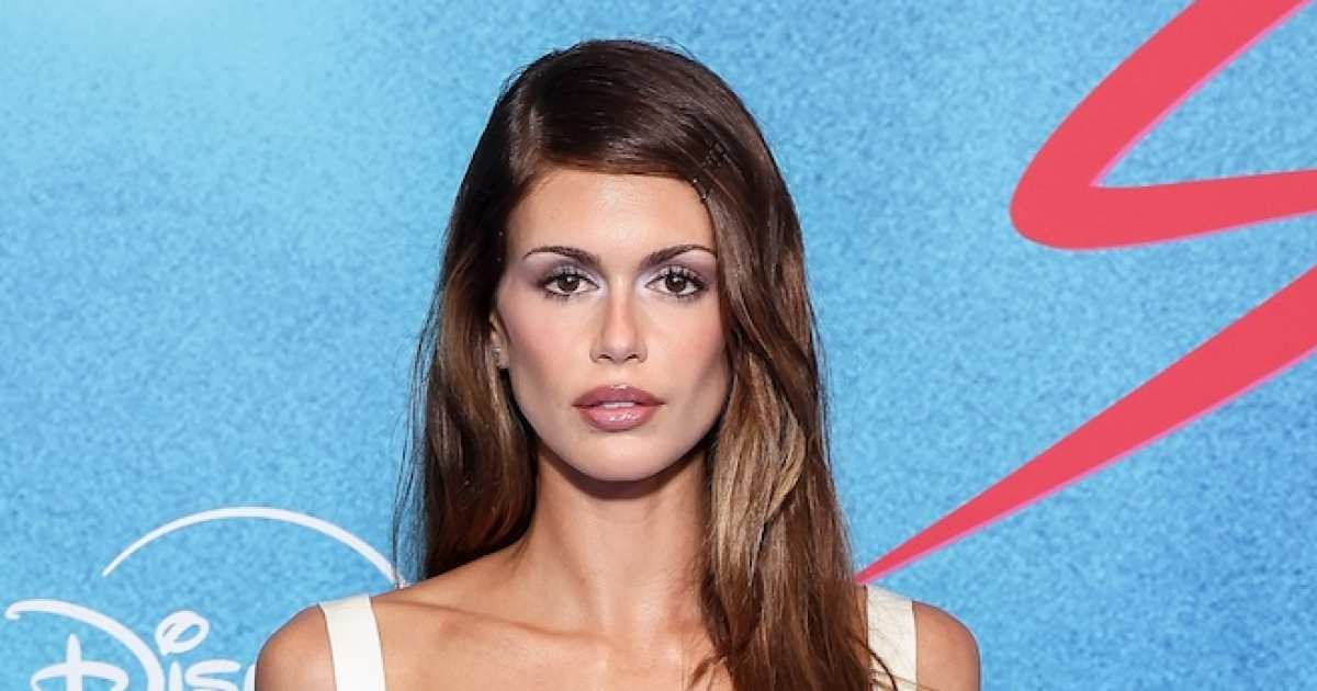 Kaia Gerber Reflects on Experience With ‘Disordered Eating,’ Being Compared to Mom Cindy Crawford Kaia Gerber Reflects on Experience With ‘Disordered Eating,’ Being Compared to Mom Cindy Crawford