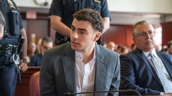Luigi Mangione Pleads Guilty in Federal Case After Killing UnitedHealthcare CEO Brian Thompson