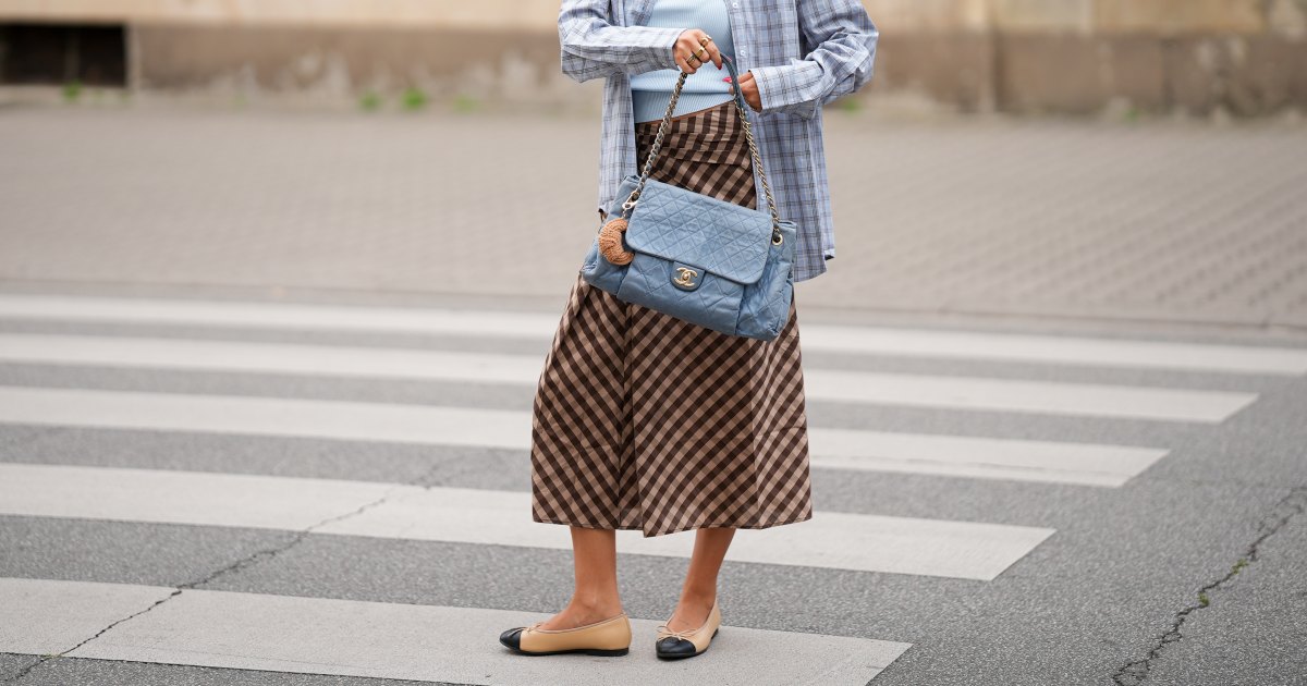 Nobody Would Ever Know These 13 Polished, Rich-Looking Flats Are as Comfy as Sneakers Nobody Would Ever Know These 13 Polished, Rich-Looking Flats Are as Comfy as Sneakers
