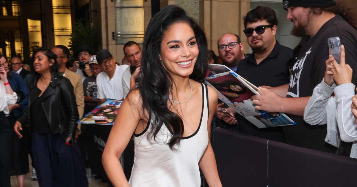 Vanessa Hudgens’ Sparkly Silver Bag Is the Ultimate Fall Date Night Accessory — Get the Look for Vanessa Hudgens’ Sparkly Silver Bag Is the Ultimate Fall Date Night Accessory — Get the Look for