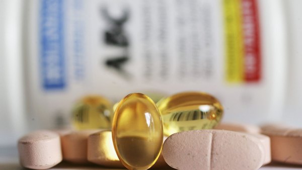 GettyImages-53226160.best-skin-supplementsjpg-e1786730760240.jpg