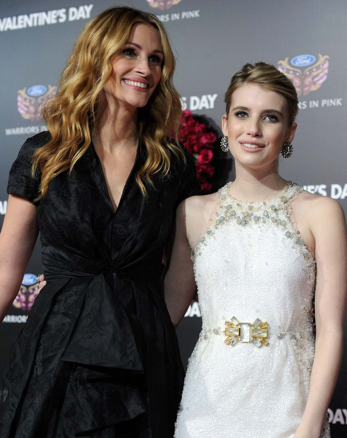 GettyImages-96514008-julia-roberts-emma-roberts