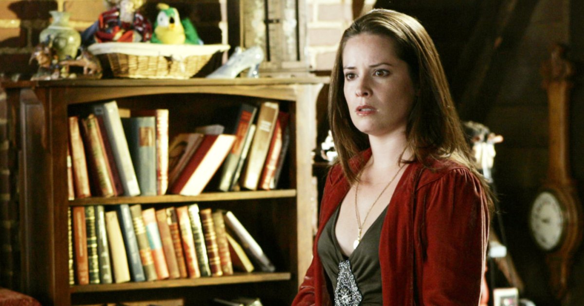‘Charmed’ Alum Holly Marie Combs Reveals Reason She ‘Retired’ From Acting: ‘I Miss It Occasionally’ ‘Charmed’ Alum Holly Marie Combs Reveals Reason She ‘Retired’ From Acting: ‘I Miss It Occasionally’