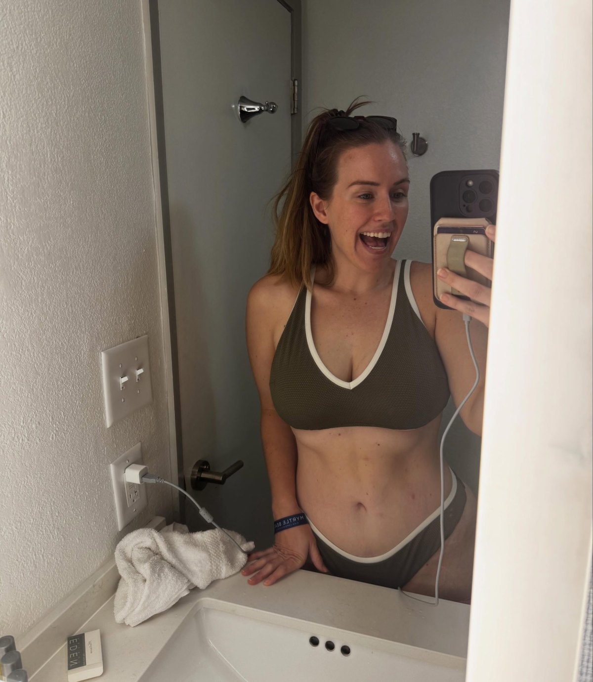 Jen Hamilton Throws Shade At Ex for Cheating With a Grandma 1