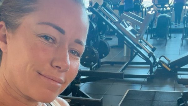Kendra-Wilkinson-IG-Selfie