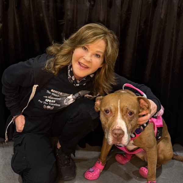 Linda-Blair_1753143037_3681953123983793881_3882839513