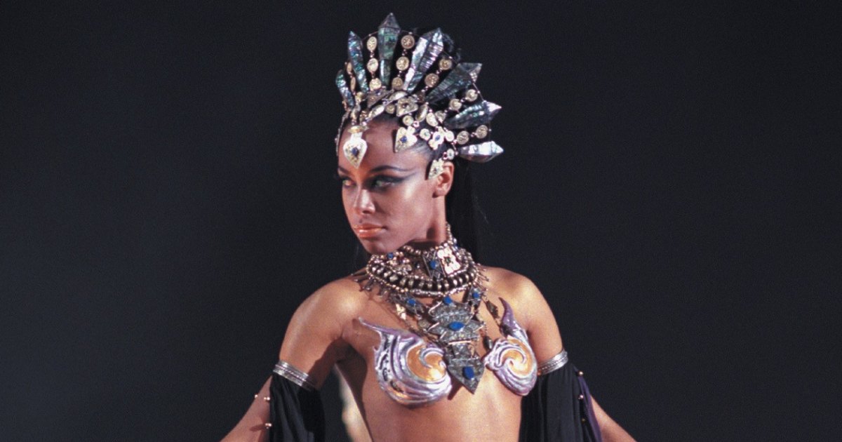 Aaliyah’s ‘Queen of the Damned’ Director Shares Untold Story About Working With the Late Singer (Exclusive) Aaliyah’s ‘Queen of the Damned’ Director Shares Untold Story About Working With the Late Singer (Exclusive)