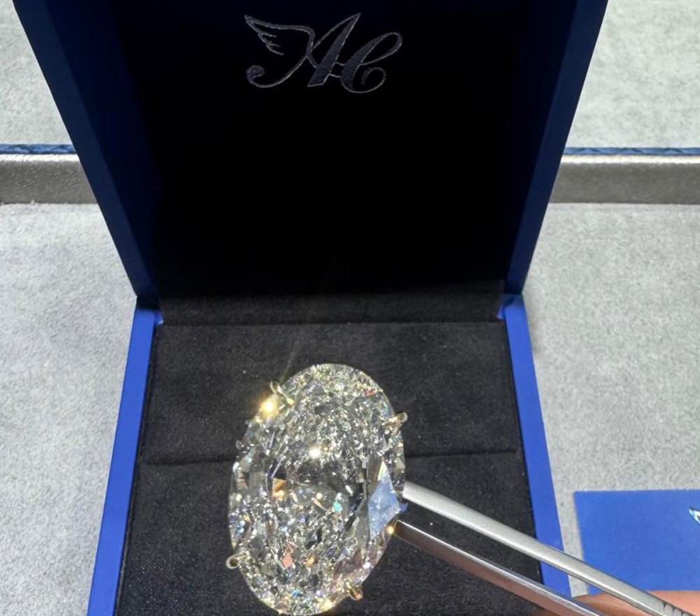 Post Malone Jeweler Shows Off His Immaculate 20 Carat Engagement Ring for Fiancee Christy Lee Close Up
