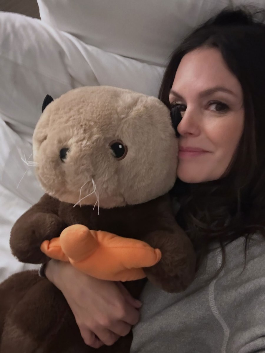 Rachel Bilson They Still Appreciate a Teddy Bear Just Like Us