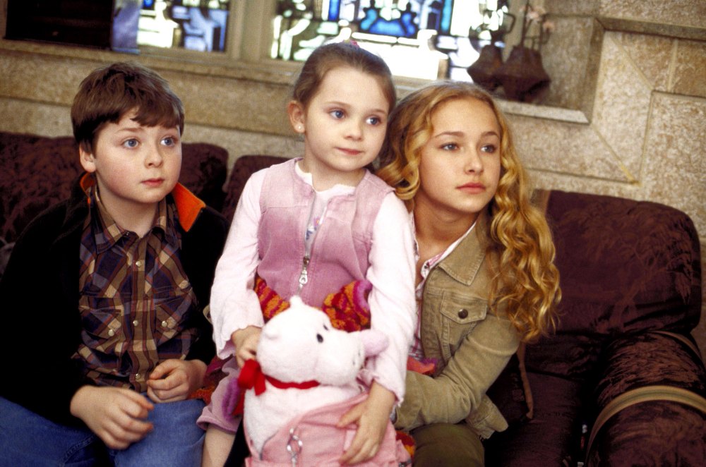 Raising-Helen-Cast-MCDRAHE_EC009