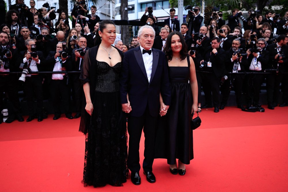 Robert De Niro Admits to Feeling A Little Guilty Over Not Always Being There for His 7 Kids Family
