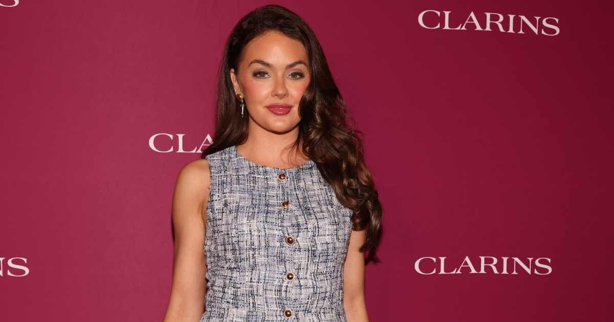 Bachelor’s Susie Evans Reveals She Froze Her Eggs Amid Sister’s Cancer Treatment: ‘Emotional’