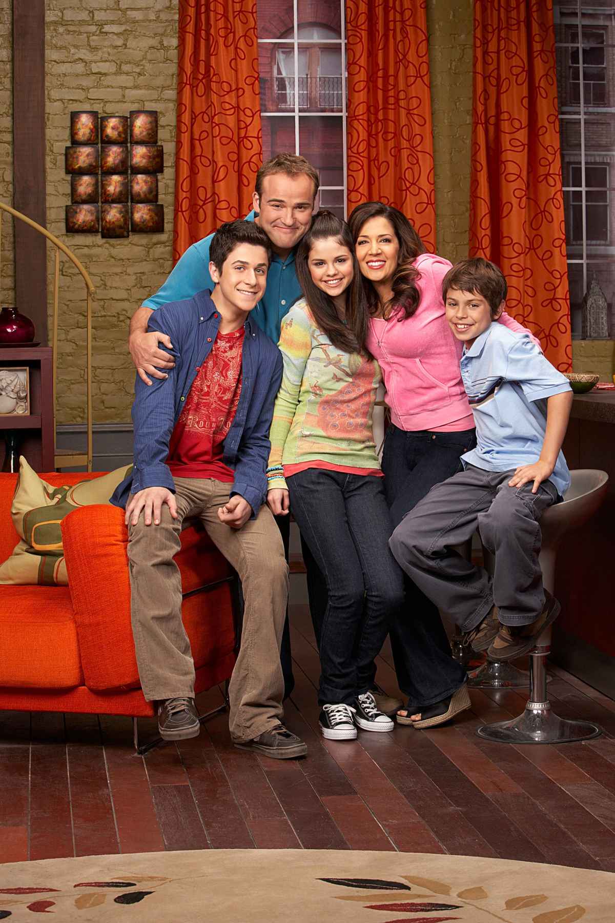WIZARDS OF WAVERLY PLACE