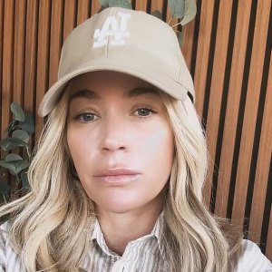 Teddi Mellencamp Shows Off Wig Options and Hair Regrowth Amid Cancer Battle
