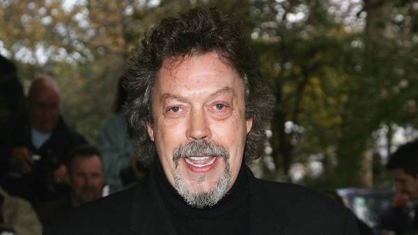 Tim-Curry-GettyImages-72651285