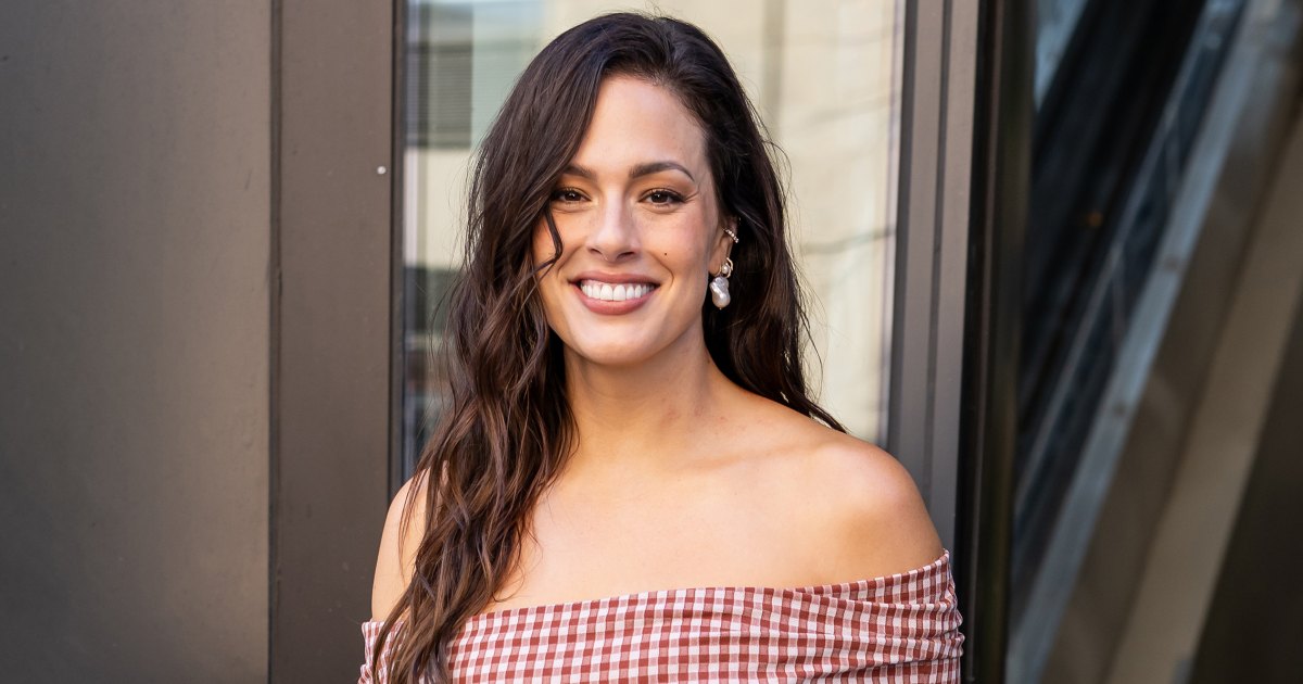 Ashley Graham Stuns in a Luxe-Looking One-Piece Swimsuit — This ‘Slimming’ $25 Pick Is Nearly Identical