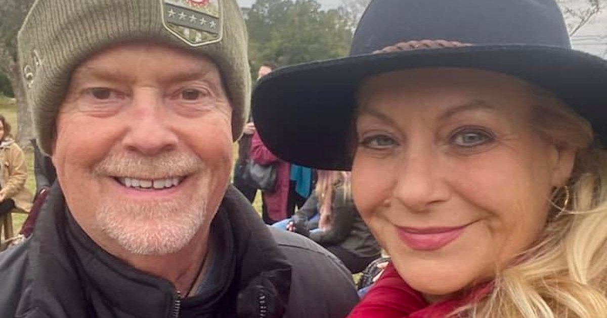 Couple Found Dead in Apparent Murder-Suicide 1 Day After 40th Anniversary Couple Found Dead in Apparent Murder-Suicide 1 Day After 40th Anniversary