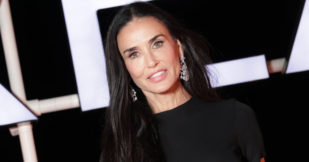 Demi Moore’s Crisp Button-Down Shirt Has 1 Detail We Can’t Get Over — We Found a Similar Look Demi Moore’s Crisp Button-Down Shirt Has 1 Detail We Can’t Get Over — We Found a Similar Look