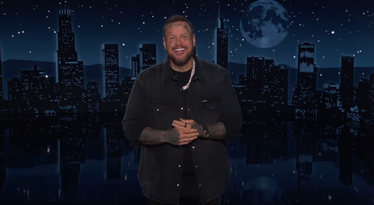 Jelly Roll Jokes He Got in More Trouble Than Rosie ODonnell for Roasting President Donald Trump