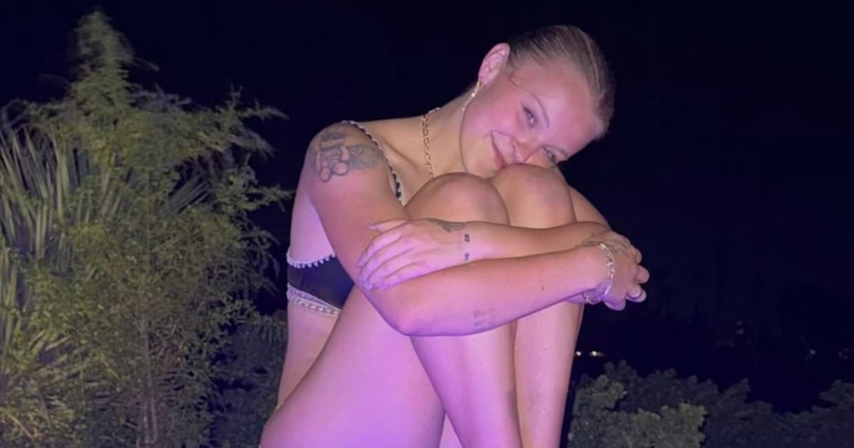 JoJo Siwa Shows Off Her Bikini Body While Enjoying Hot Tub With BF Chris Hughes: ‘Little Bit of Life’ JoJo Siwa Shows Off Her Bikini Body While Enjoying Hot Tub With BF Chris Hughes: ‘Little Bit of Life’
