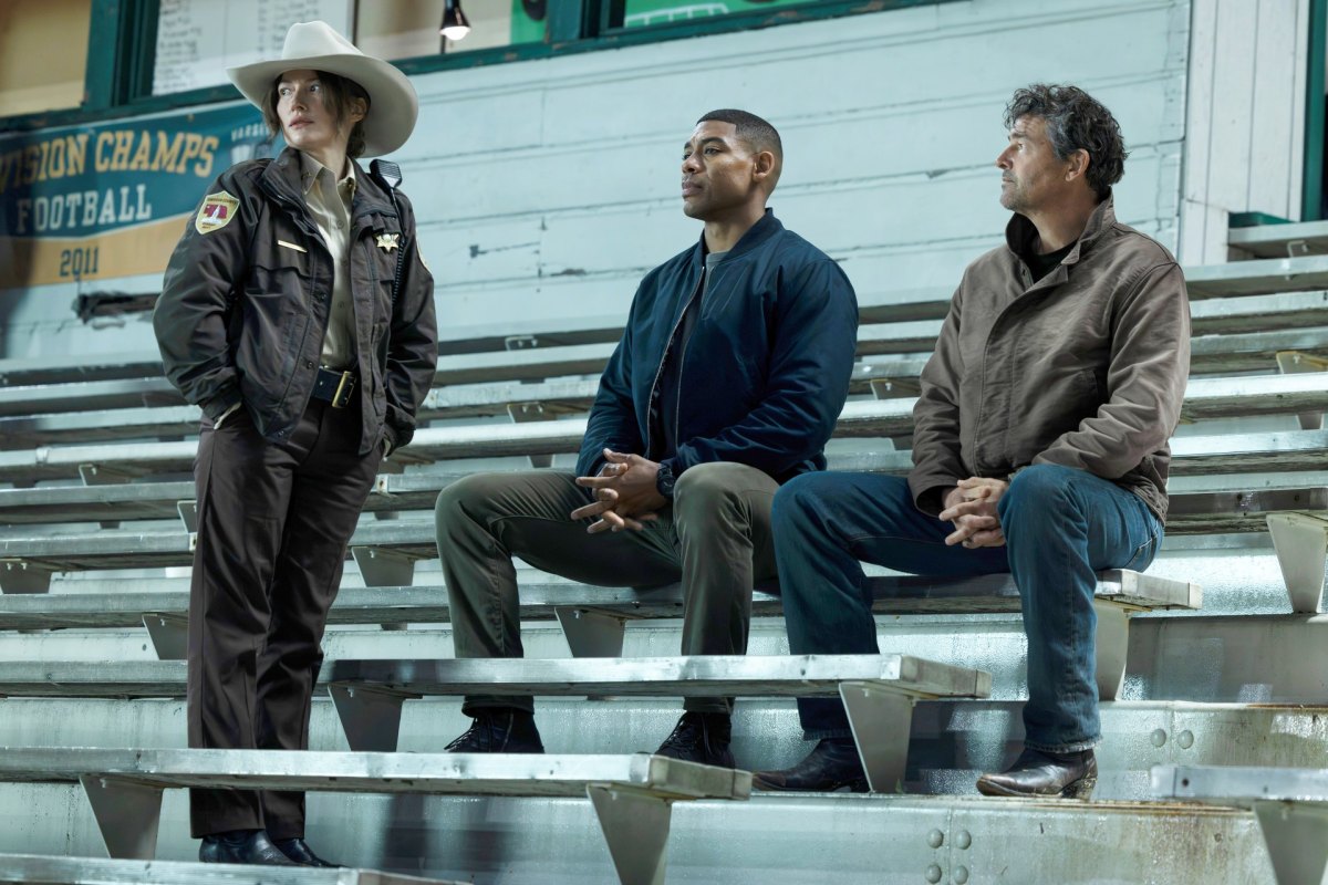 Kelly Macdonald, Aaron Pierre and Kyle Chandler in Lanterns