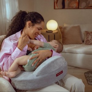 Momcozy