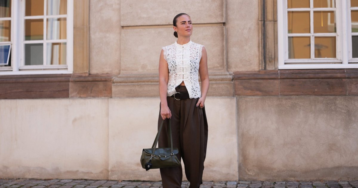 Forget Wide-Leg Pants — Pleated Trousers Are the New ‘It’ Style Taking Over Rich Mom Closets Forget Wide-Leg Pants — Pleated Trousers Are the New ‘It’ Style Taking Over Rich Mom Closets
