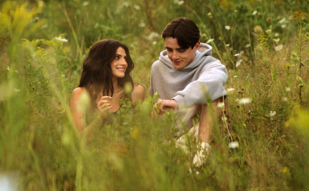 Ella Rubin, Daniel Quinn-Toye in Sterling Point