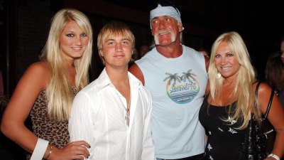 1.jpg hogan family