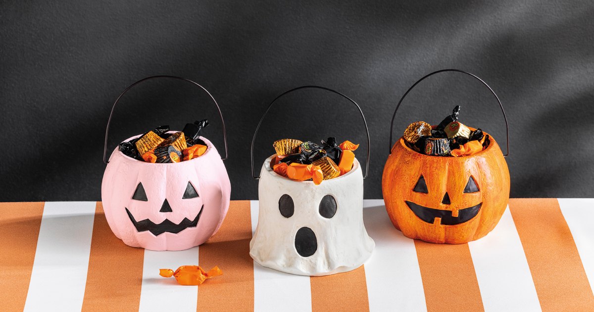 Spooky Season Is (Almost) Here — These Halloween Towels, Mugs and More Are So Cute It’s Scary Spooky Season Is (Almost) Here — These Halloween Towels, Mugs and More Are So Cute It’s Scary