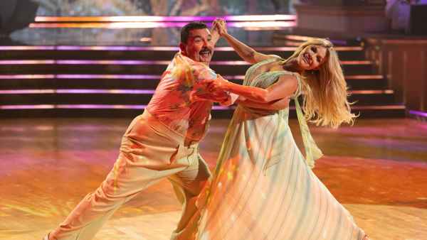 DWTS-Witney-and-Guillermo-183666_EM104551