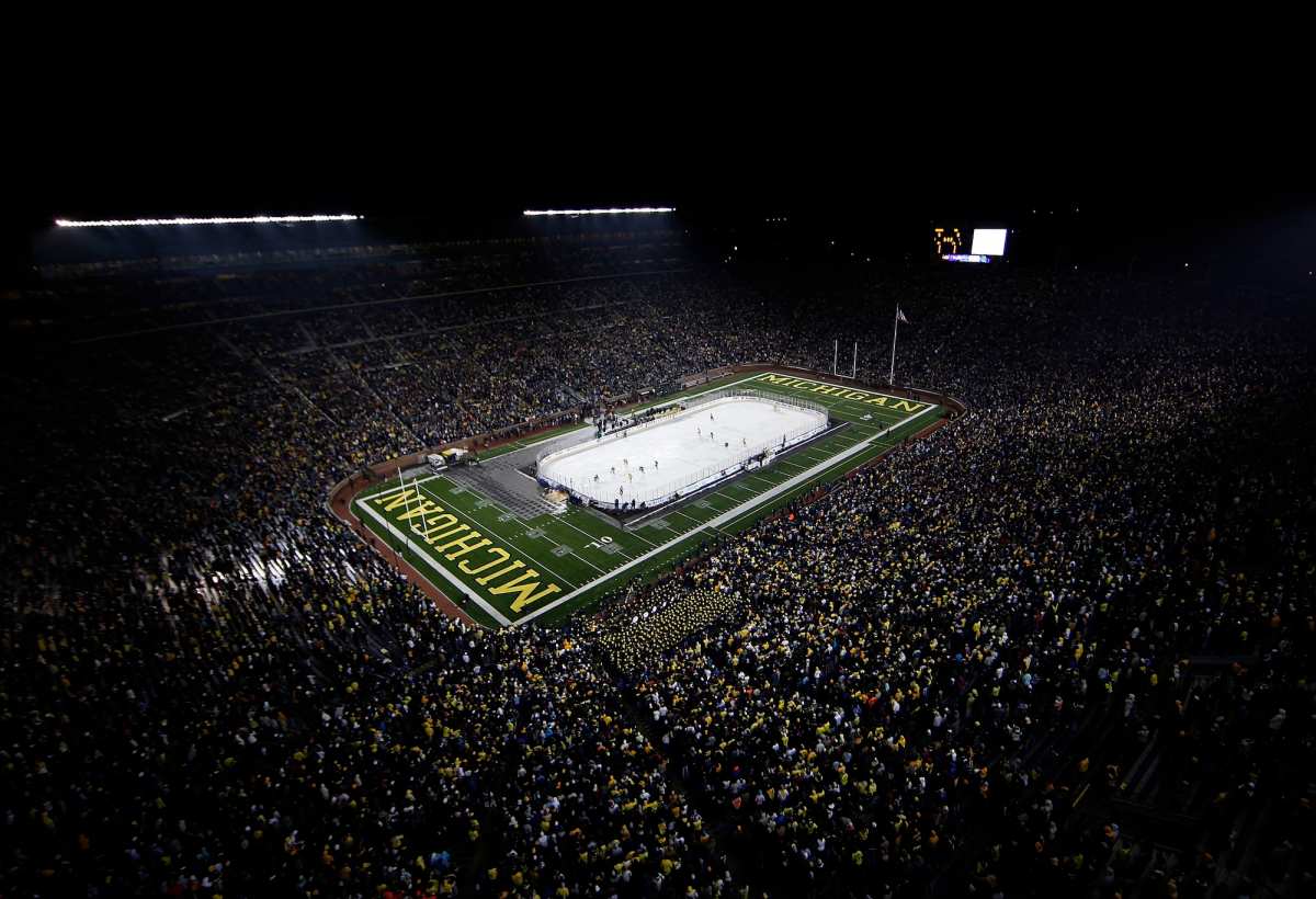 GettyImages-107533429.jpg michigan hockey