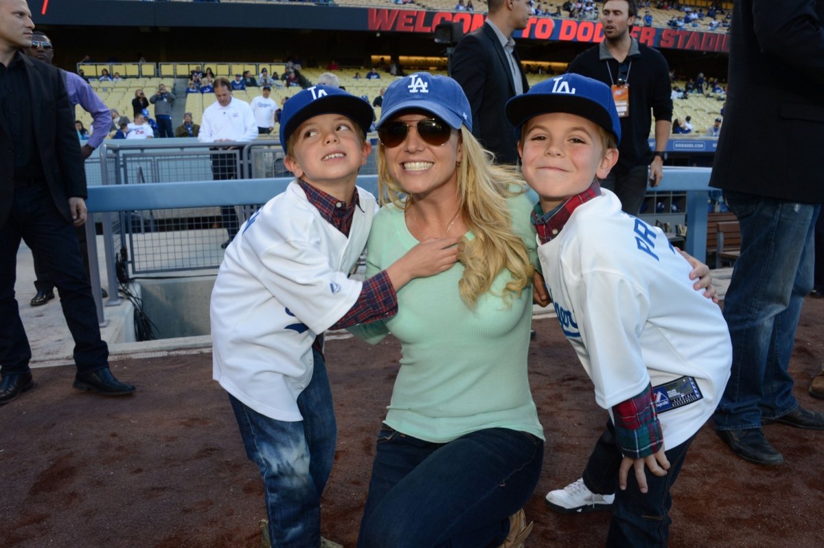 GettyImages-166911928-britney-spears-sons