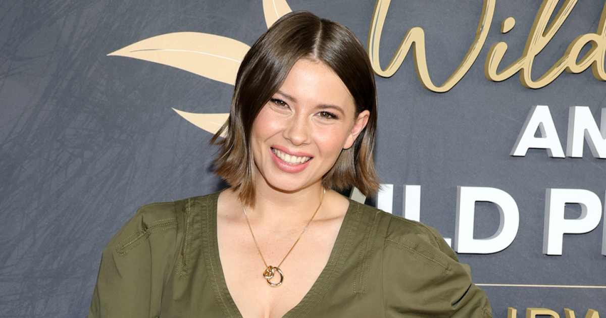 Bindi Irwin Commemorates 20 Years Since Her Dad Steve Irwin Died: ‘Our Family Lost Our Superhero’ Bindi Irwin Commemorates 20 Years Since Her Dad Steve Irwin Died: ‘Our Family Lost Our Superhero’