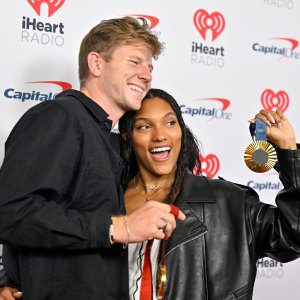 Olympian Tara DavisWoodhall Jokes About Paralympian Husband I Hate Feet