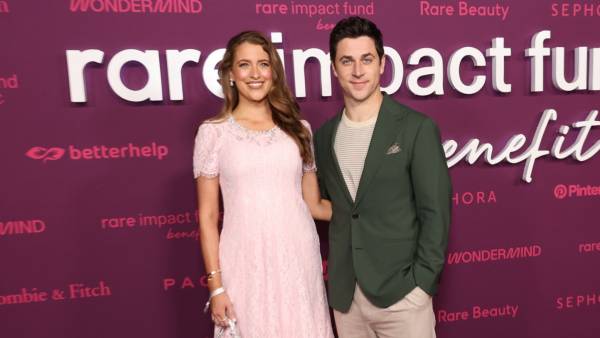 GettyImages-2180874720-david-henrie-maria