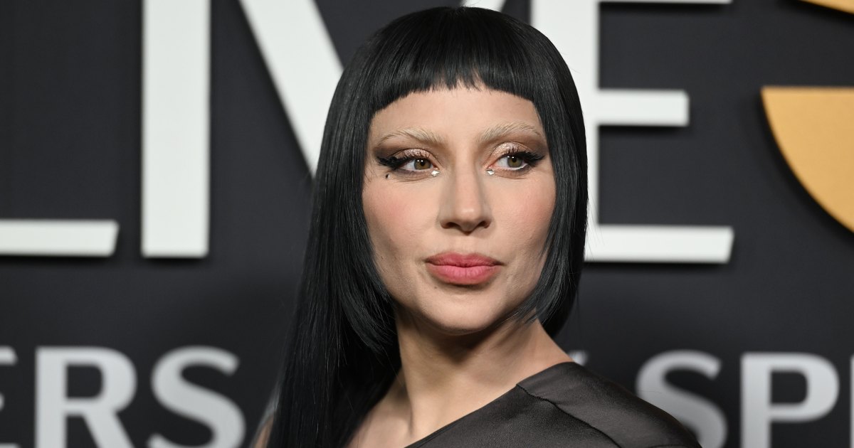 Lady Gaga’s Errands Sweater Is the Rich Mom Layer We’re Wearing Instead of Frumpy Cardigans Lady Gaga’s Errands Sweater Is the Rich Mom Layer We’re Wearing Instead of Frumpy Cardigans