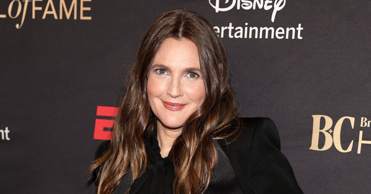 Not a Dress! Drew Barrymore’s Easy One-Piece Is Our New Fall Office Uniform — Get the Look for Not a Dress! Drew Barrymore’s Easy One-Piece Is Our New Fall Office Uniform — Get the Look for