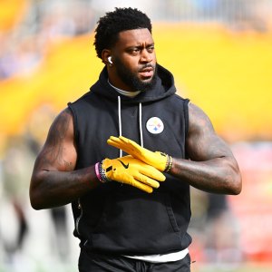 DK Metcalf Shares Conspiracy Theory About Antarctica Its Another World