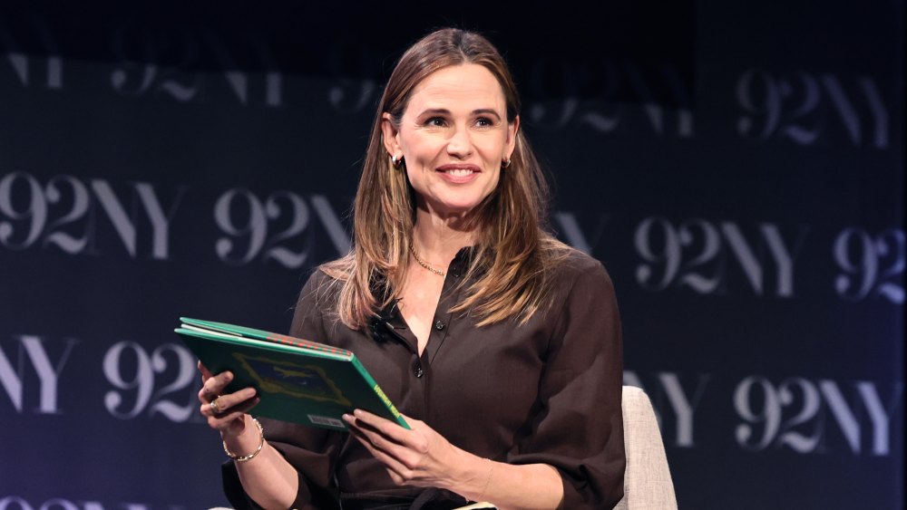 Jennifer Garner's Two-Piece Set Is the Only Outfit We Need for the Office