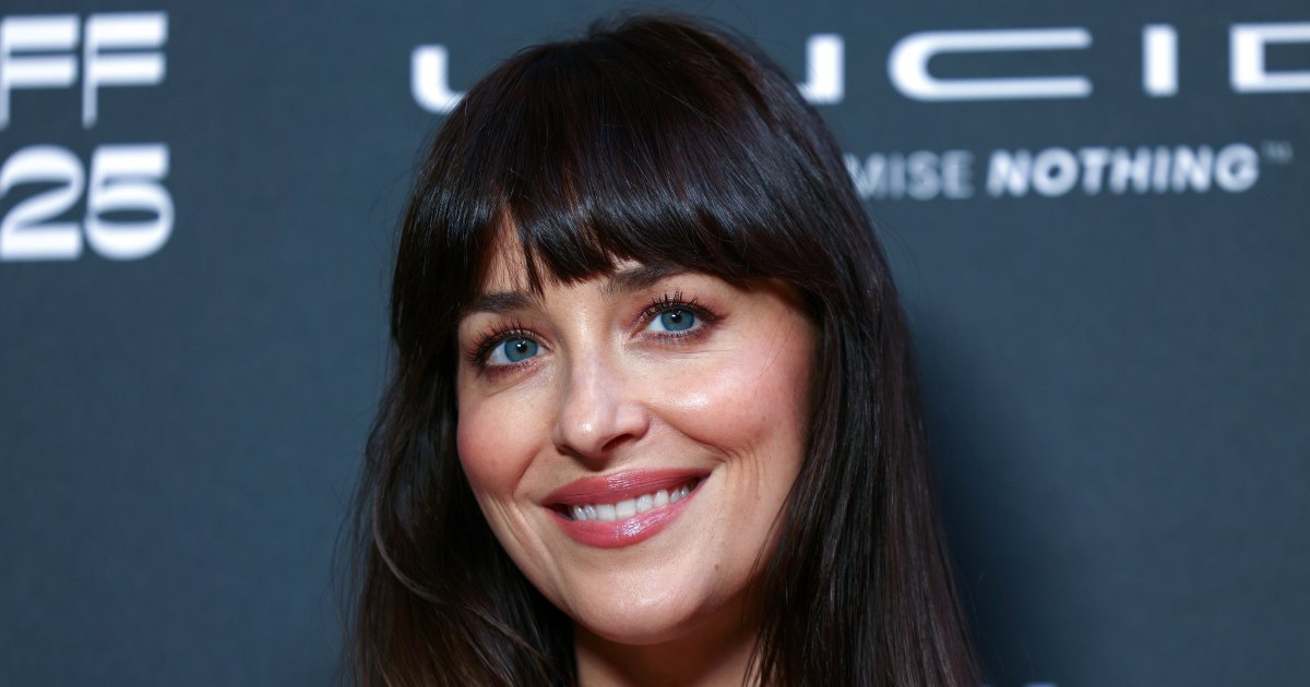 We’ve Been Waiting to Bring Out Dakota Johnson’s Sleek Suede Layer Look — And It’s Time We’ve Been Waiting to Bring Out Dakota Johnson’s Sleek Suede Layer Look — And It’s Time