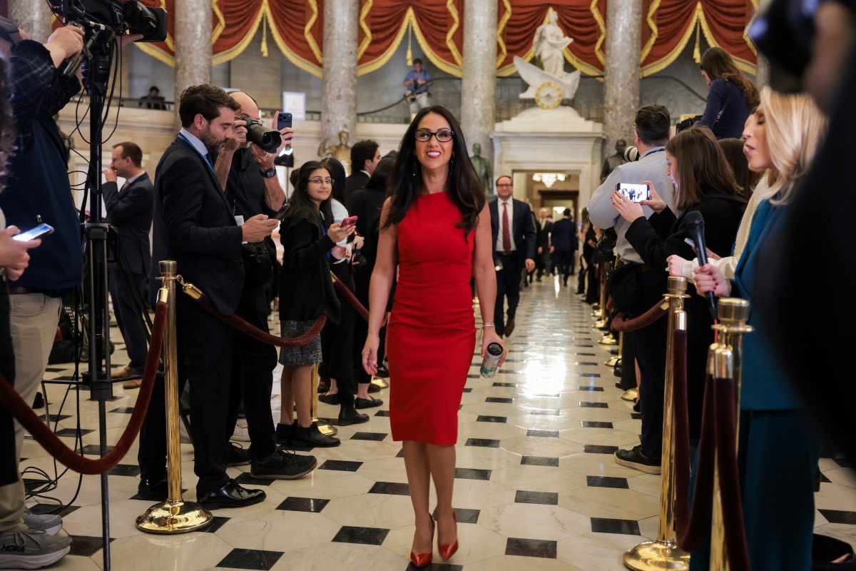GettyImages-2263418146-Lauren-Boebert-Slams-the-Press-While-Addressing-Sex-Scandal.jpg