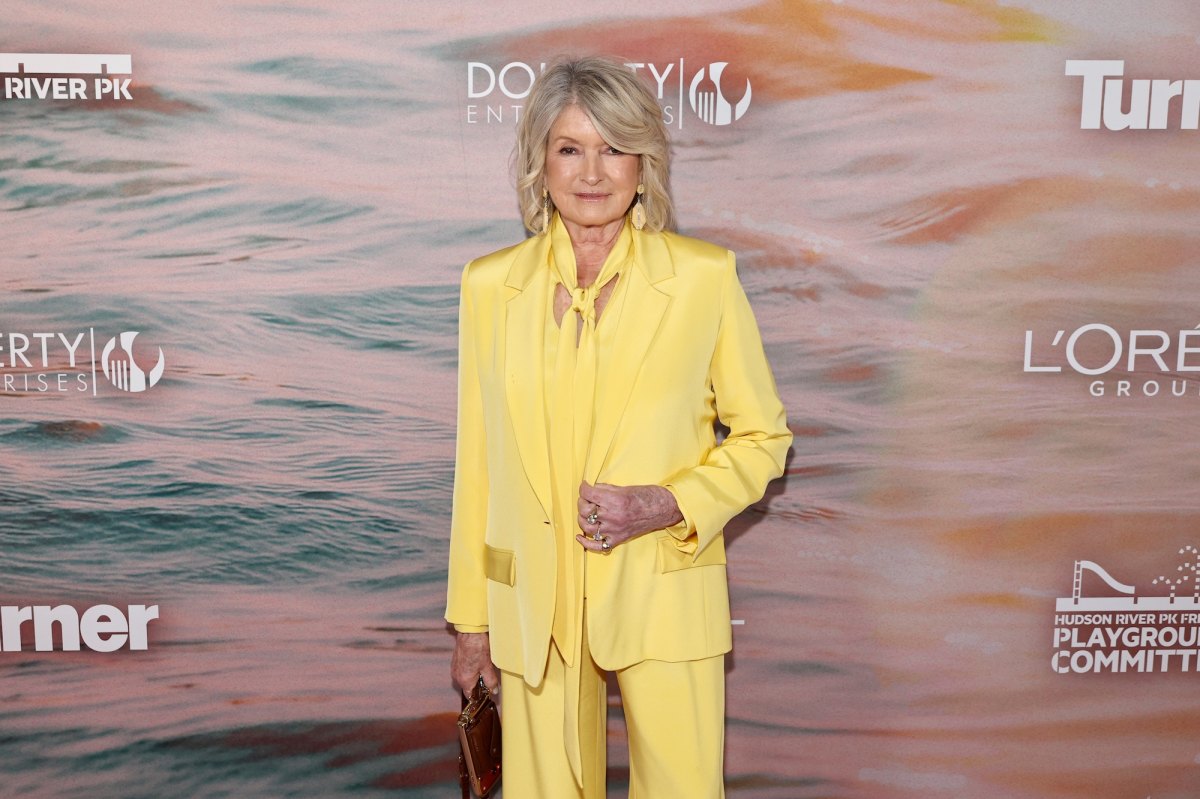 Martha Stewart Is 'Thinking About Releasing' Her Nudes Pics