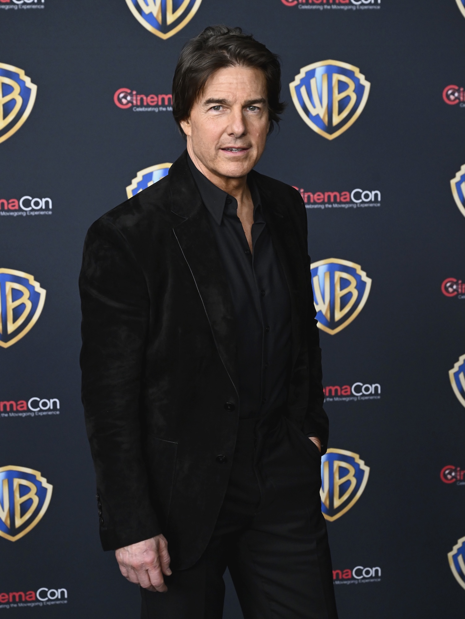 New Photo - Tom Cruise Says It Would Be ‘Amazing to Work’ With Taylor Swift on ‘Anything’