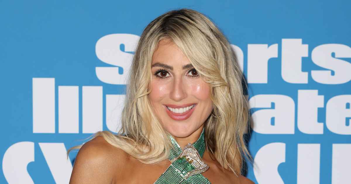 Dancing With The Stars’ Emma Slater Reveals ‘Painful’ Toenail Injury Sustained in Rehearsals Dancing With The Stars’ Emma Slater Reveals ‘Painful’ Toenail Injury Sustained in Rehearsals