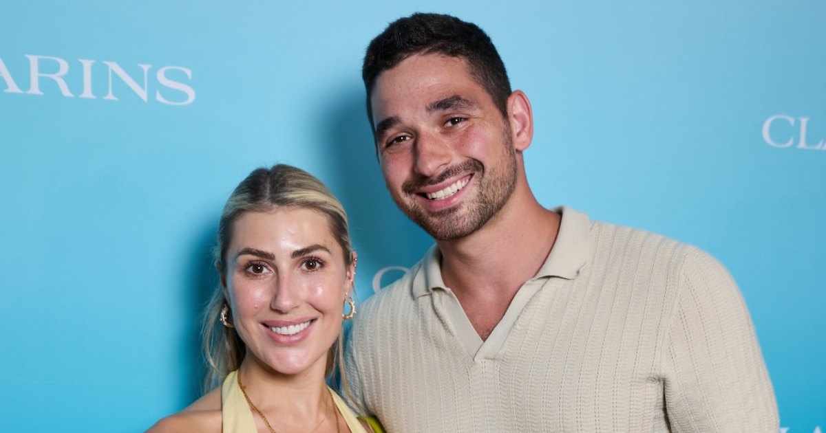 DWTS’ Emma Slater Shares How She’s Supporting BF Alan Bersten After His Elimination DWTS’ Emma Slater Shares How She’s Supporting BF Alan Bersten After His Elimination