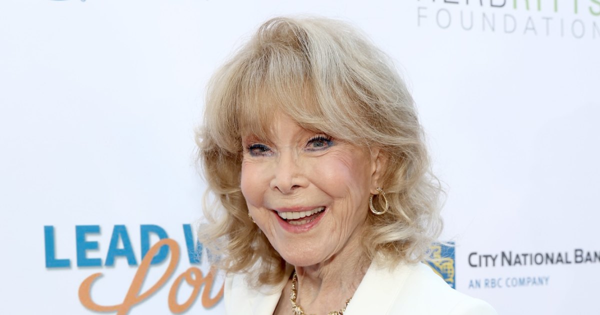 Barbara Eden, 95, Addresses ‘Miscommunication’ After Canceling Appearance Due to ‘Illness’ Barbara Eden, 95, Addresses ‘Miscommunication’ After Canceling Appearance Due to ‘Illness’