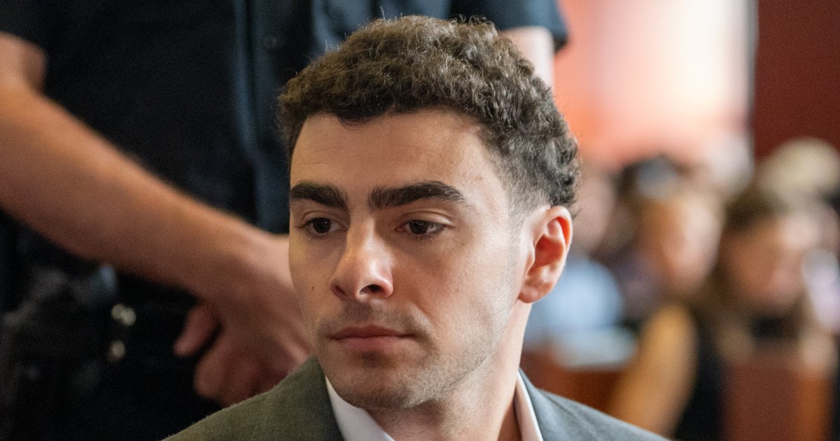 Luigi Mangione’s Family Was in Talks to Attend Plea Hearing — But Remained Out of the Spotlight (Exclusive) Luigi Mangione’s Family Was in Talks to Attend Plea Hearing — But Remained Out of the Spotlight (Exclusive)