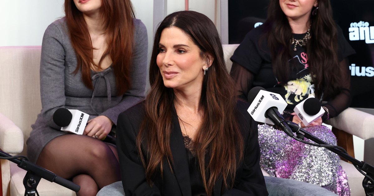 Sandra Bullock’s Ultra-Chic Crescent Bag Is the Crossbody Alternative We’ve Been Waiting For Sandra Bullock’s Ultra-Chic Crescent Bag Is the Crossbody Alternative We’ve Been Waiting For